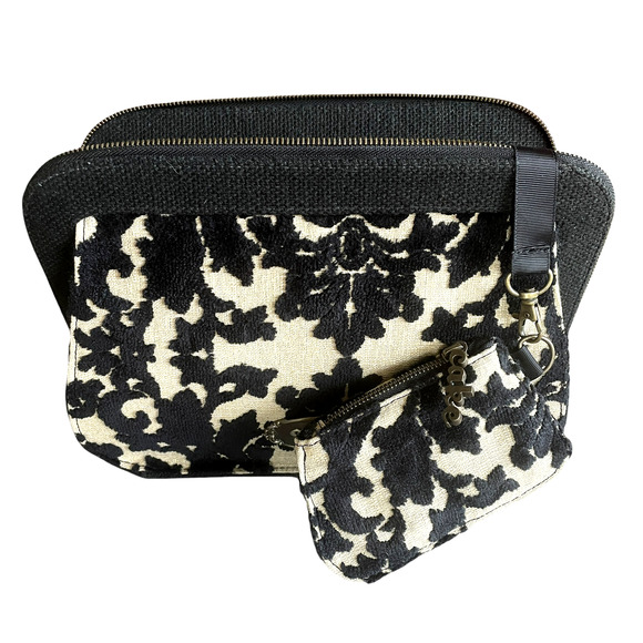CAKE by PETUNIA PICKLE BOTTOM Cameo Black Forest Clutch Diaper Bag + Coin Purse - Picture 1 of 11